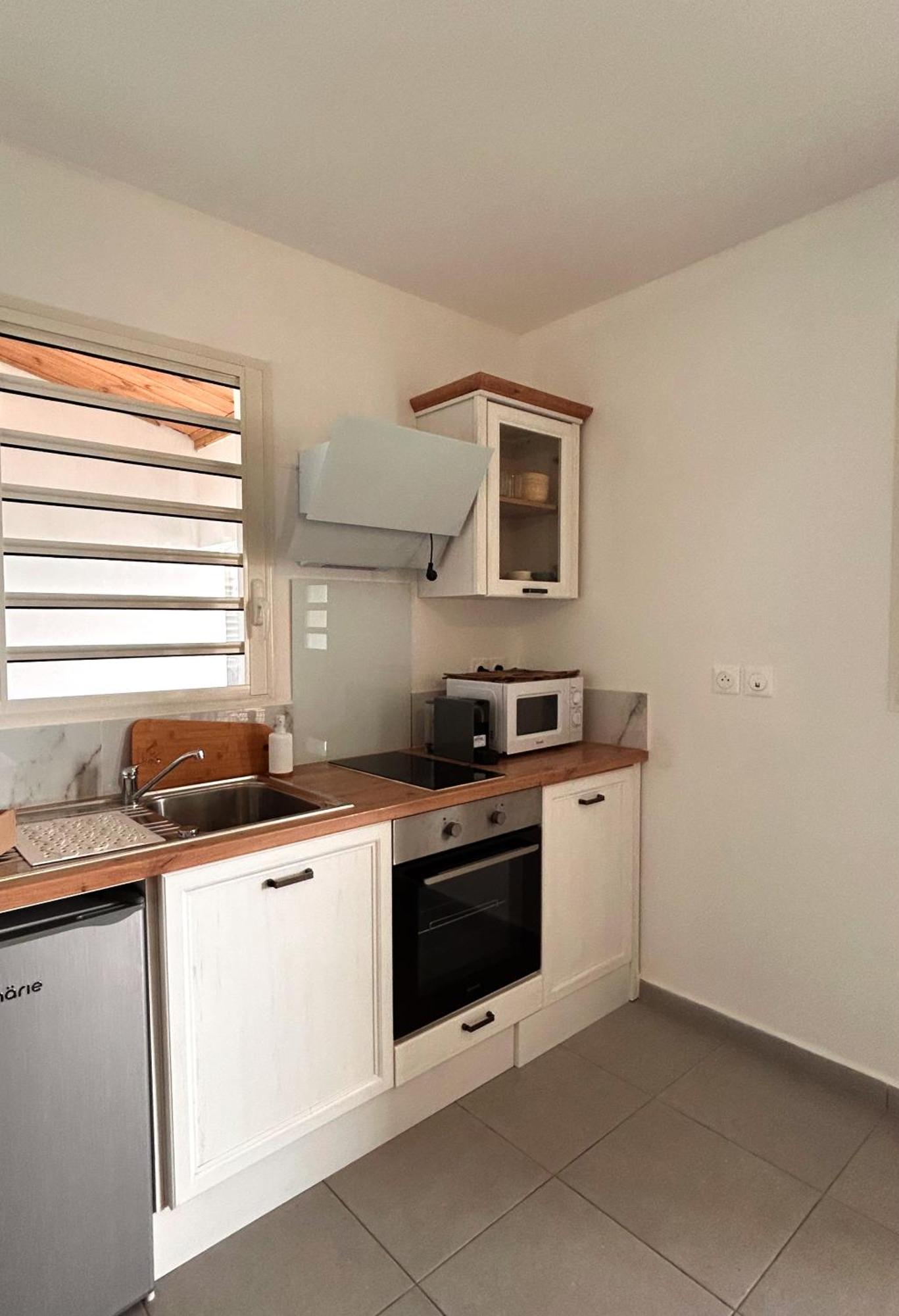 Logement Palmier Sainte-Rose Eksteriør bilde