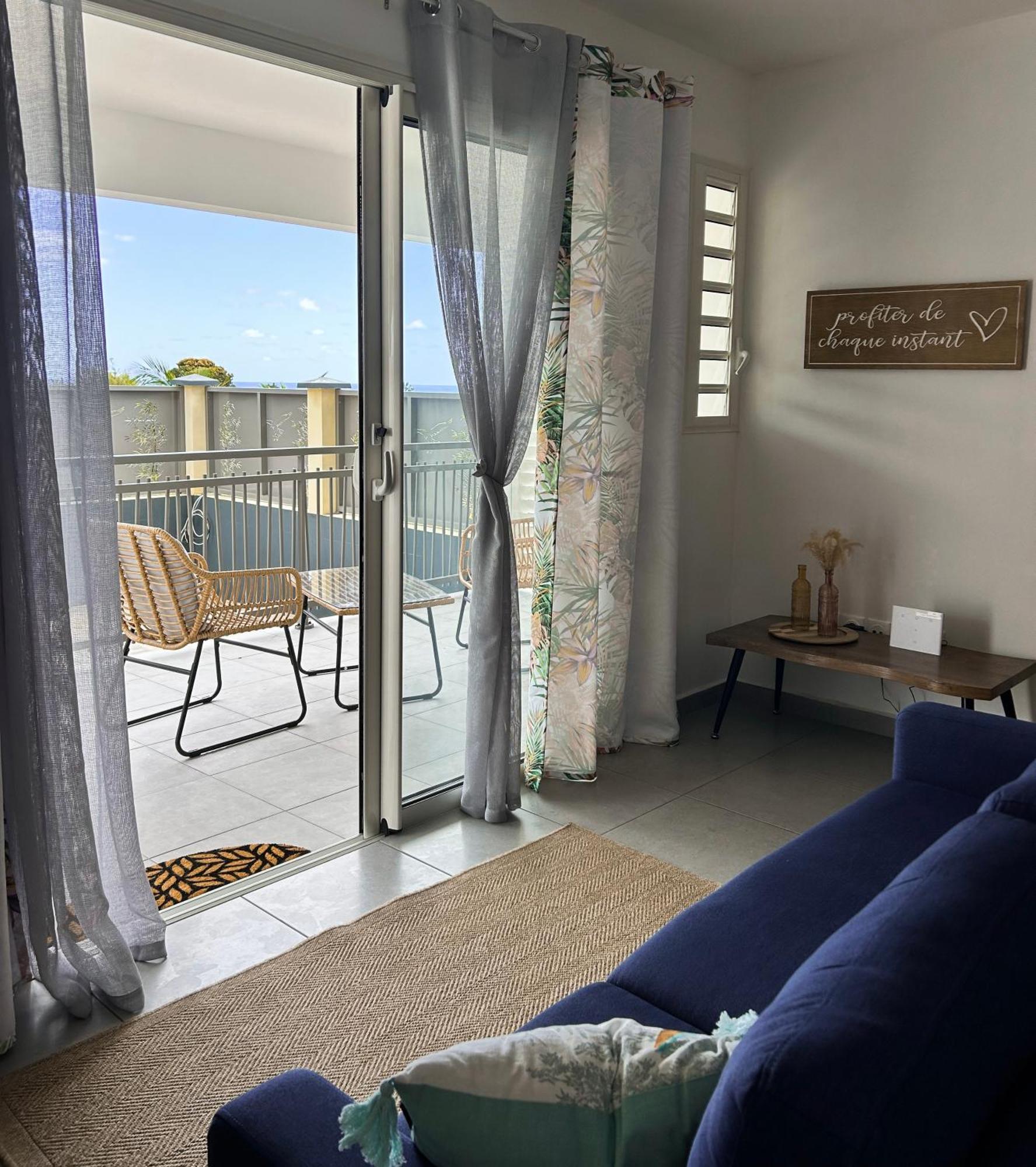 Logement Palmier Sainte-Rose Eksteriør bilde